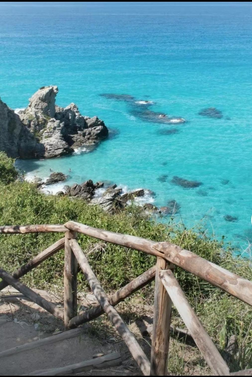 Giardino Sul Mare Lägenhet Vibo Valentia Exteriör bild